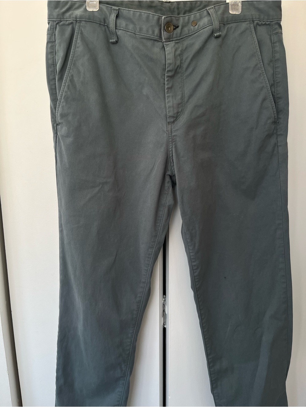 Rag & Bone Men's  Chino Pants in Fatigue Gray- Size 36 x 29”L